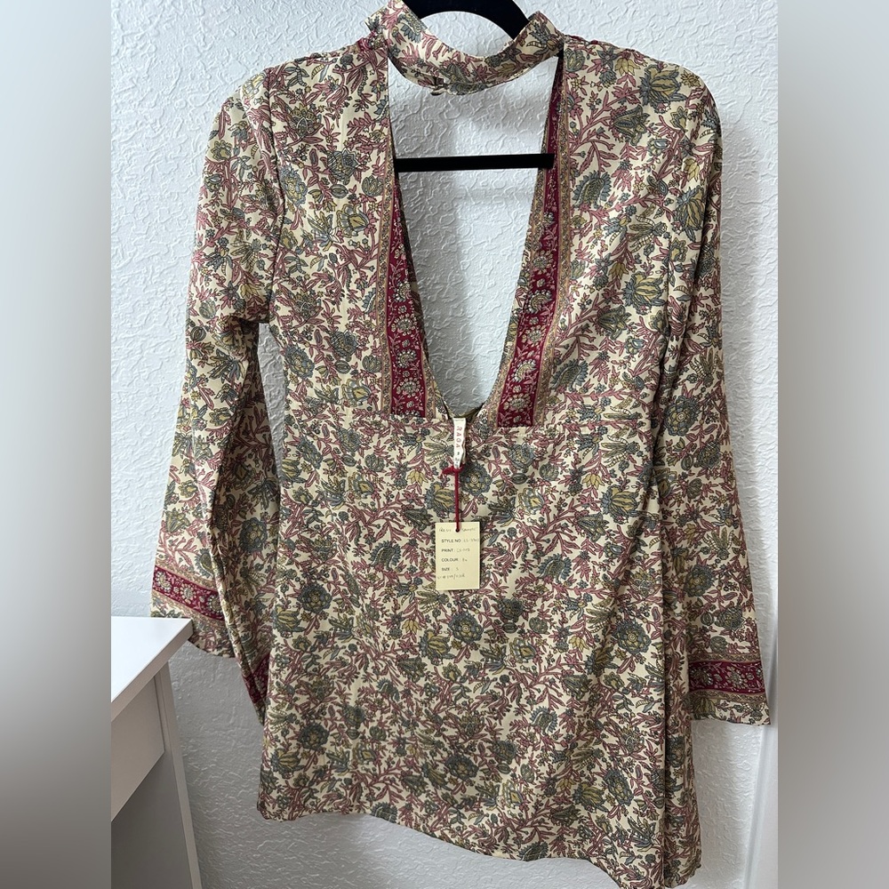 RAGA Floral Boho Deep V Cutout Tunic Top Cream Green Small NWT